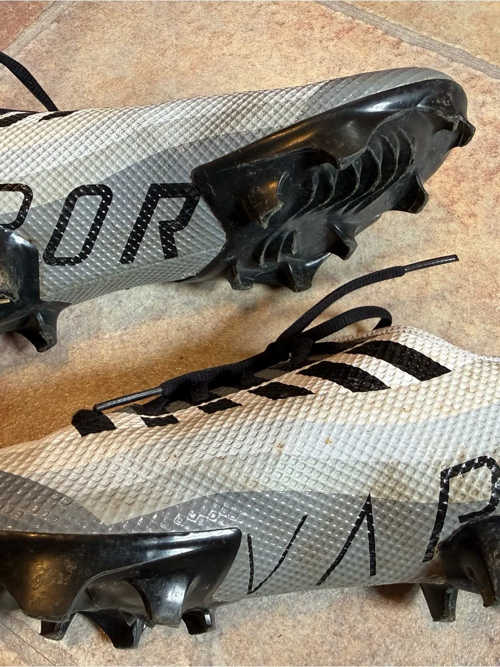 Nike White and Black Firm-Ground Soccer Cleats